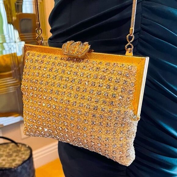 ♥️ Mid century rhinestone evening purse gold lamé beneath Swarovski Crystals!